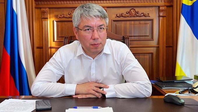 Глава Бурятии прокомментировал драку учителя и ученика в школе Поселья Глава Бурятии прокомментировал драку учителя и ученика в школе Поселья