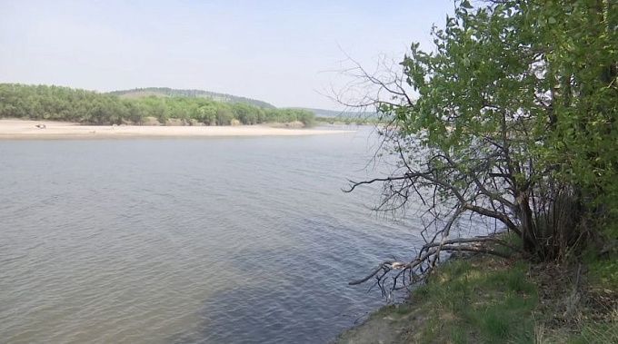 Три рыбака застряли на острове в Улан-Удэ Три рыбака застряли на острове в Улан-Удэ