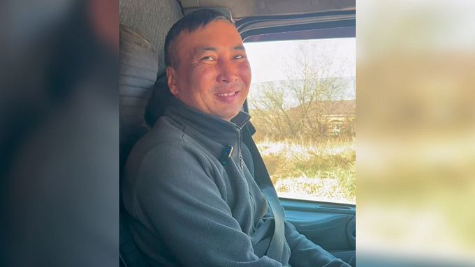 «Стимул хорошо учиться»: в Улан-Удэ показали, кто скрывается за маской доброго волшебника «Стимул хорошо учиться»: в Улан-Удэ показали, кто скрывается за маской доброго волшебника