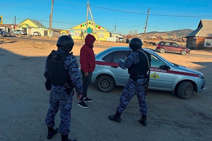 В Бурятии задержали троих мужчин, находившихся в федеральном розыске В Бурятии задержали троих мужчин, находившихся в федеральном розыске